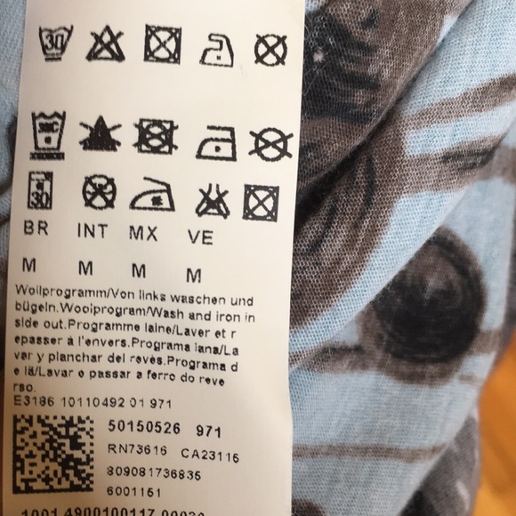 Hugo Boss Retro Multi Print Tee - Picture 13 of 14